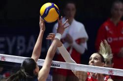 法国队在排球比赛中晋级决赛