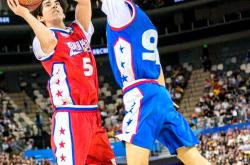 实力对决惊艳四座，球场精彩瞬间令人沉醉的简单介绍