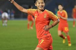 关于精湛技艺展示：女足选手实力强劲，轻松战胜对手的信息