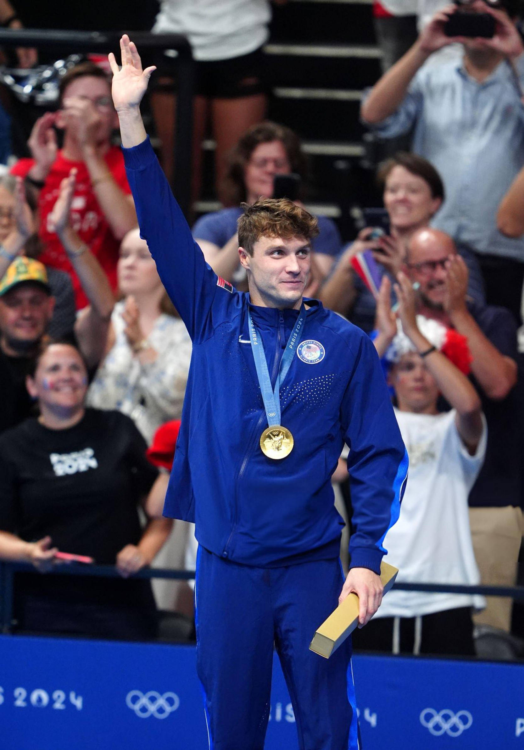 美国游泳名将再添一金，强势领先