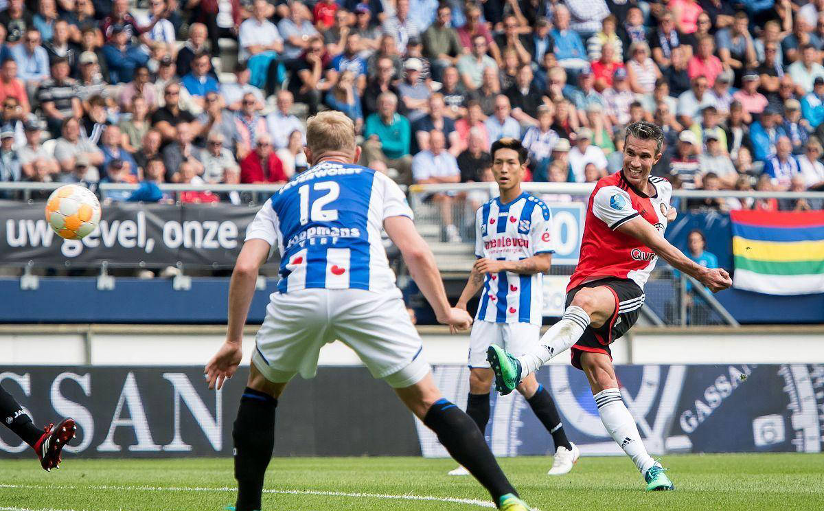 热刺遭遇两连败，球队危机引发关注的简单介绍