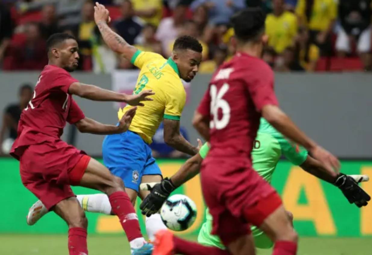 巴西足球队聚焦训练，备战半决赛