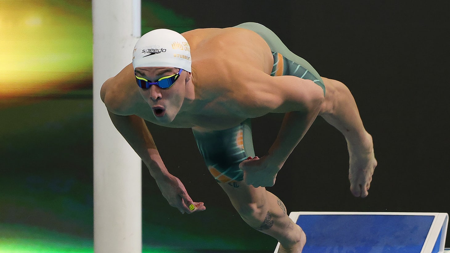 关于突尼斯游泳运动员以坚韧毅力游出第五名的信息